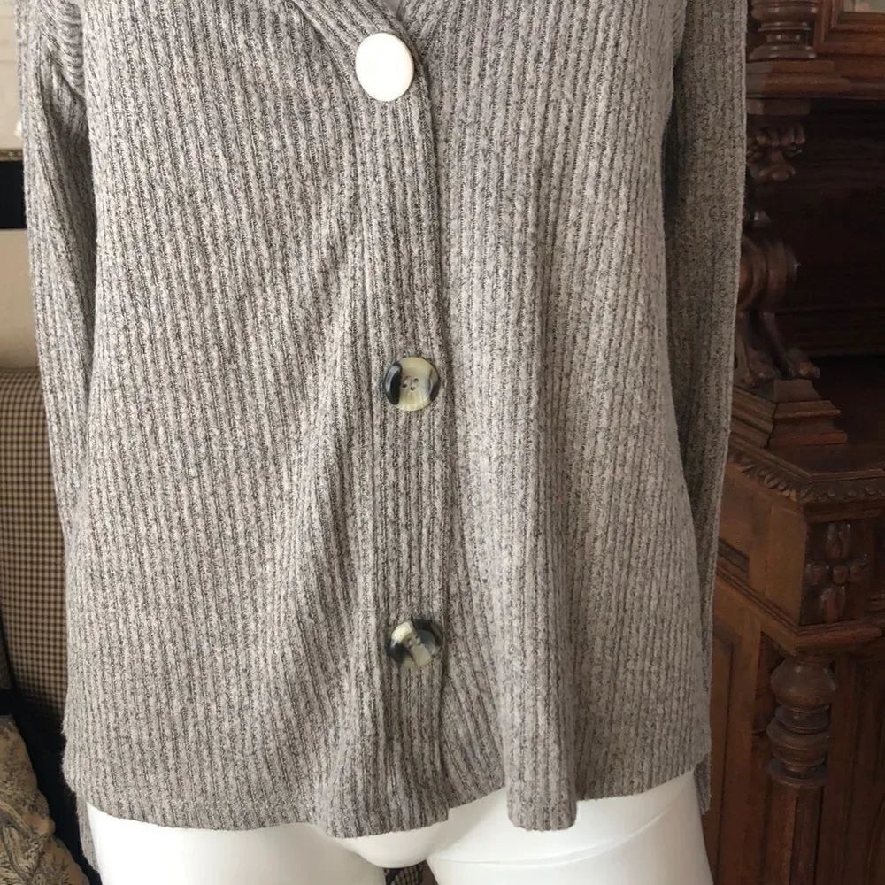 Socialite Button Front Ribbed Top Size Extra Small - Picture 5 of 11